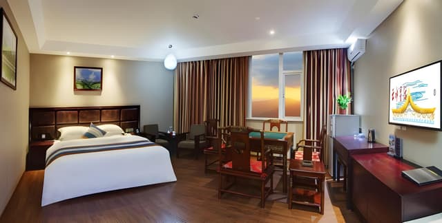 Deluxe King Bed