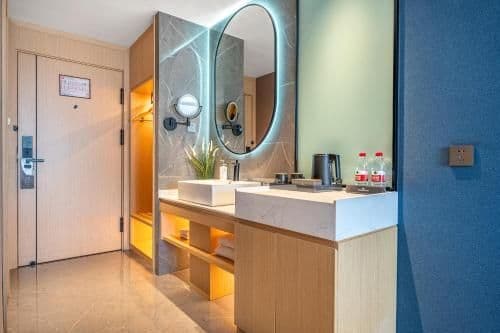 WH - Deluxe Bed Room