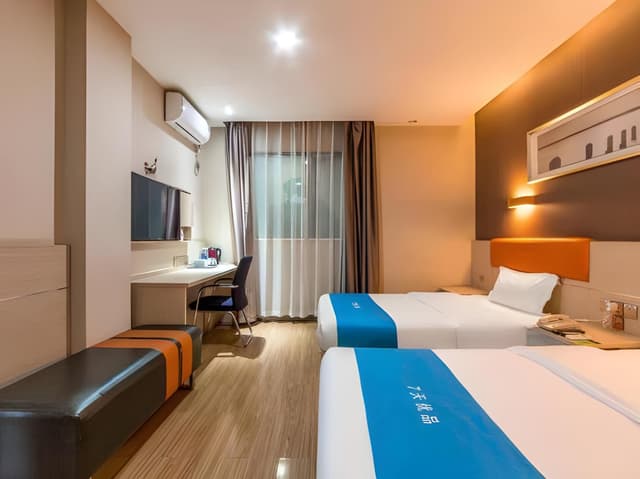Featured Twin Room