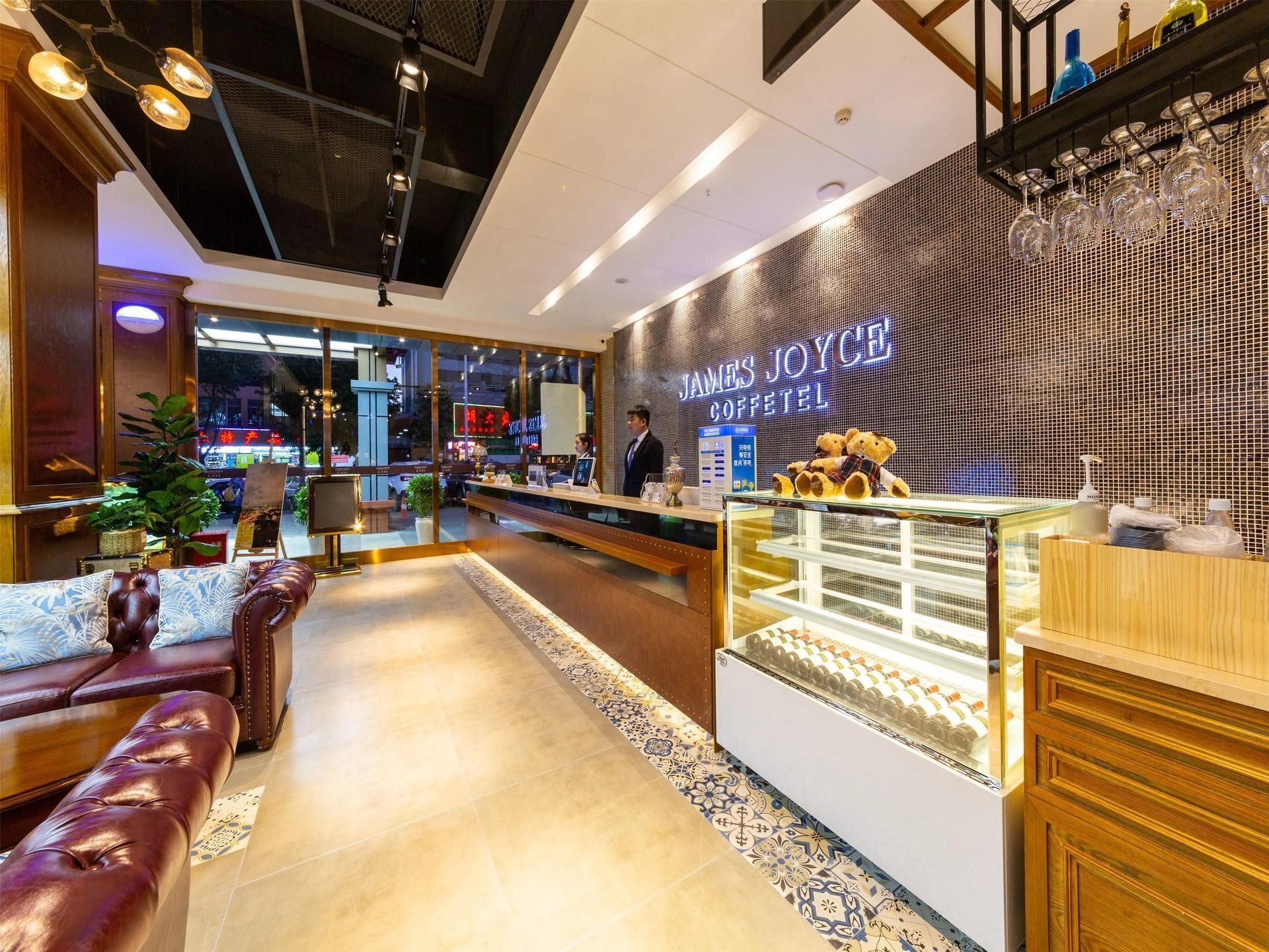 เจมส์ จอยซ์ คอฟฟีเทล สถานีรถไฟใต้ดินคุนหมิง หวนเฉิง หนานโร้ด (James Joyce Coffetel Kunming Railway Station Huancheng Nan Road Metro Station)1