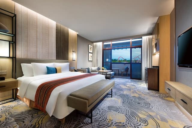 Standard Room, 1 King Bed, Club Lounge Access