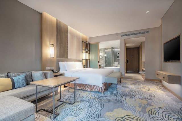 Standard Room, 1 King Bed, Garden View