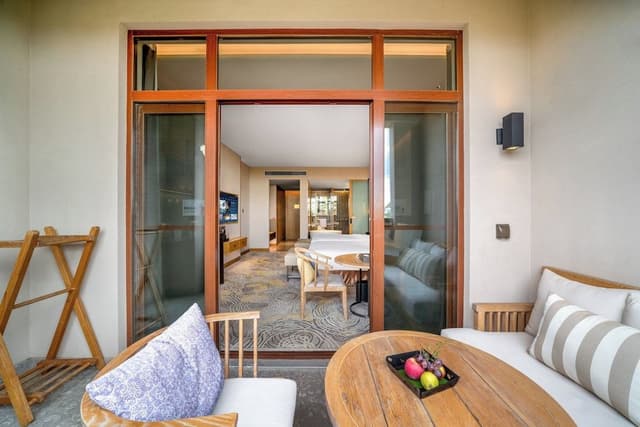 Standard Room, 1 King Bed, Garden View