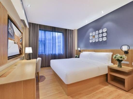 Deluxe Room (Double Bed)
