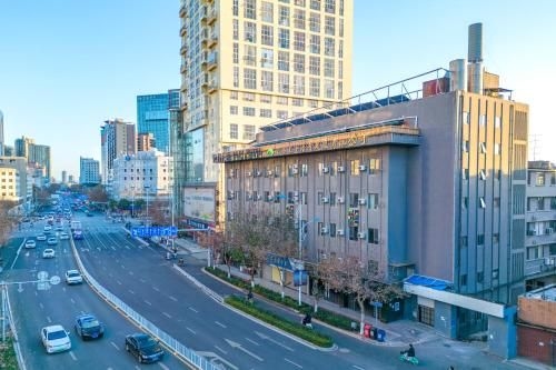 Nostalgia S Hotel (Kunming North Railway Station)0