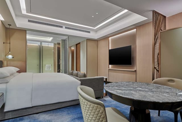 KING GUEST ROOM