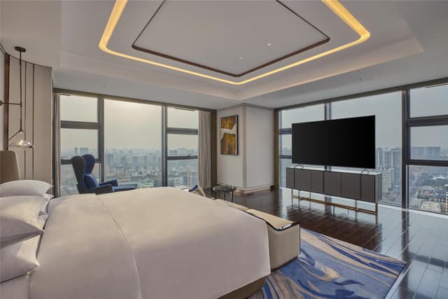 KING PRESIDENTIAL SUITE