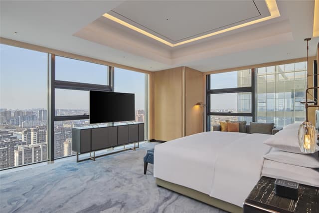 KING PREMIUM SUITE