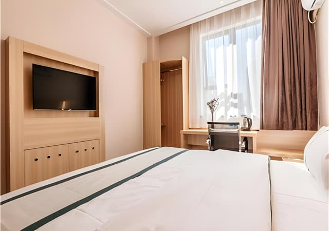 Business Queen Room