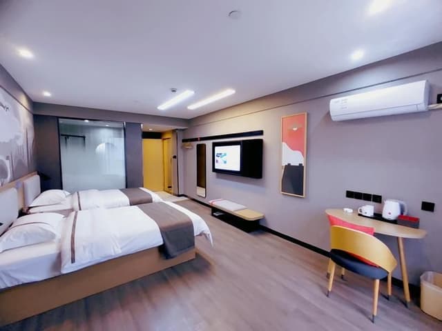 Twin Deluxe Room