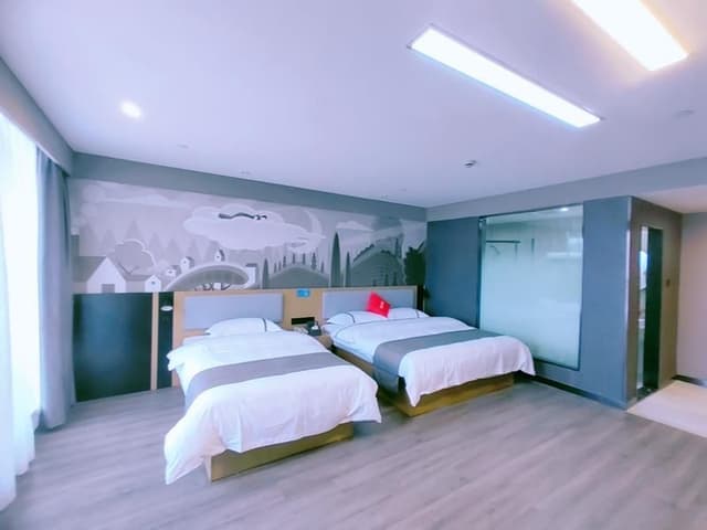 Deluxe Family Room