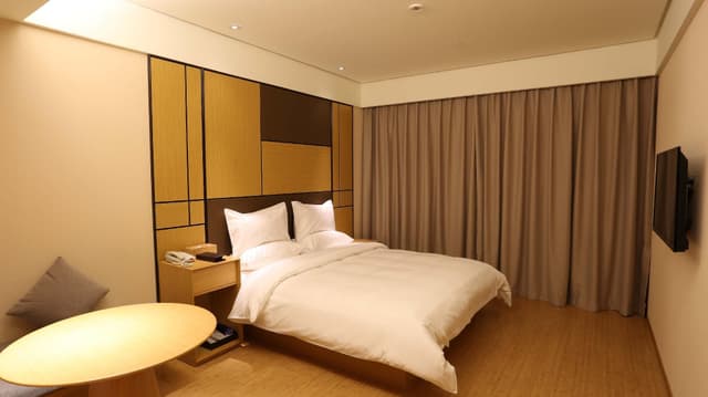 Huazhu - Superior BedRoom