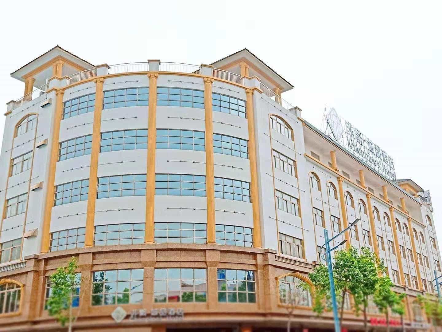 Chonpines Hotels Zhongshan Xiaolan LRT Station