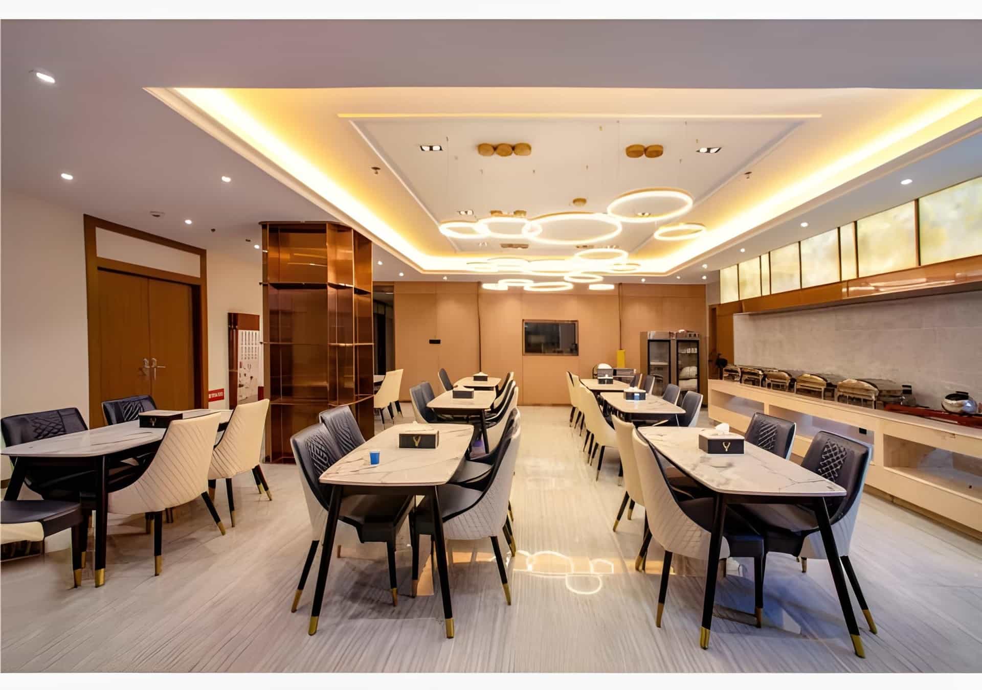Poltton International Service Apartment Zhongshan Taifeng Xiaolan High-speed Railway Station