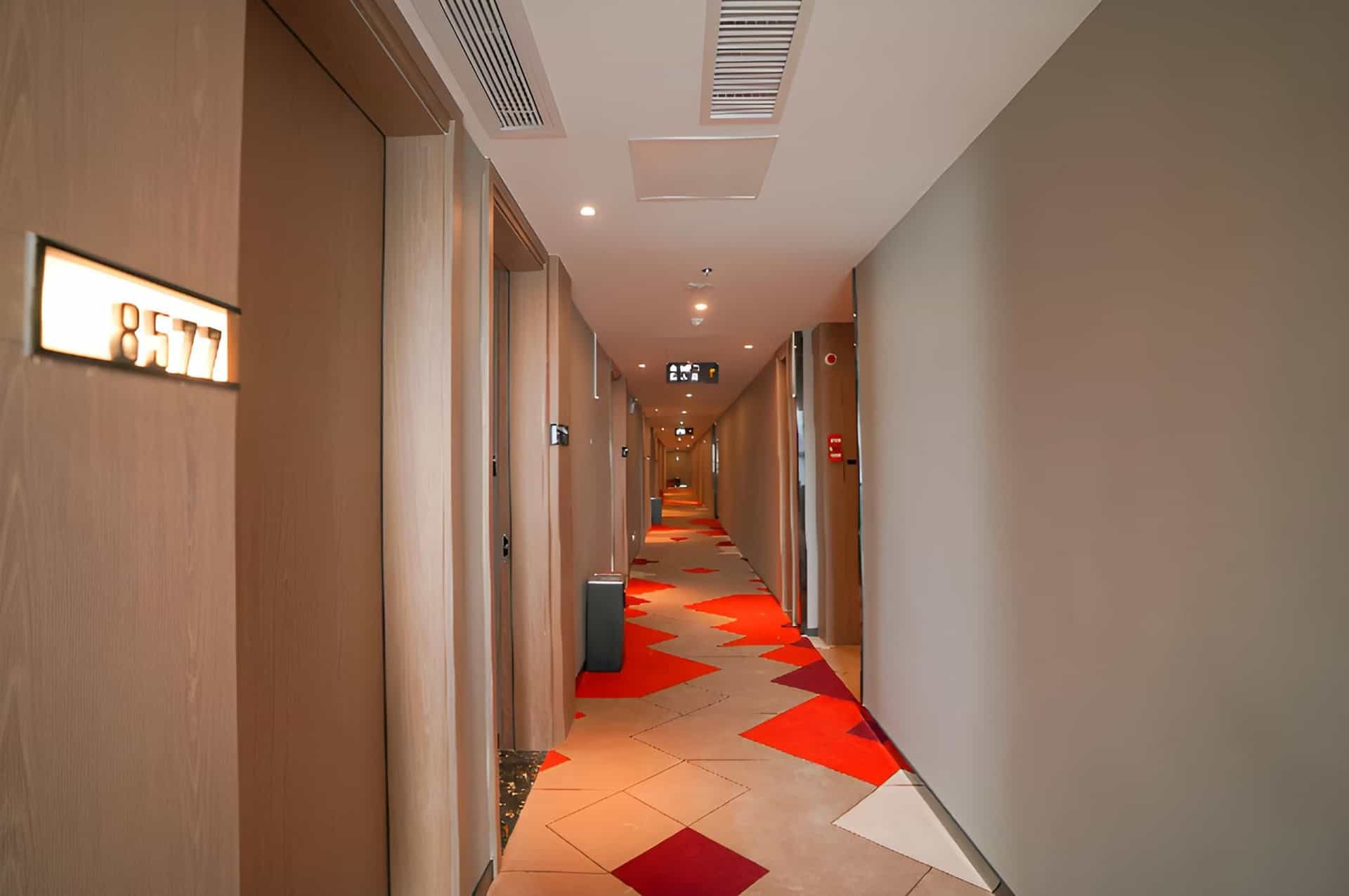 Borrman Hotel Zhonghsan Guzheng Huayi Plaza Light Rail Station