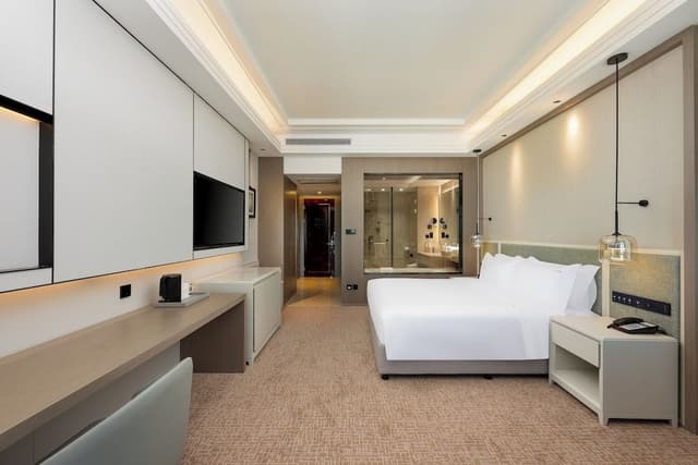 Standard Room, 1 King Bed