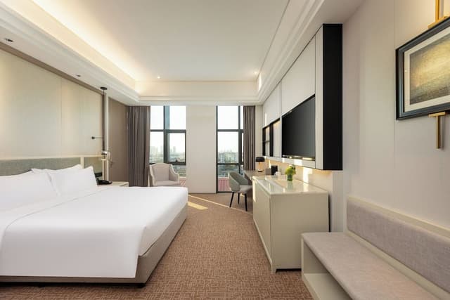 Standard Room, 1 King Bed