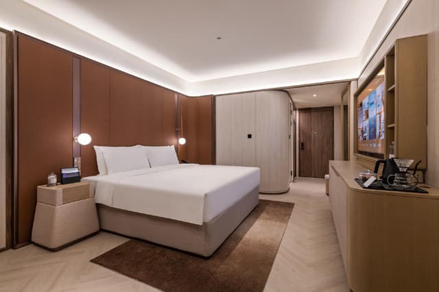 Huazhu - Deluxe Bed Room