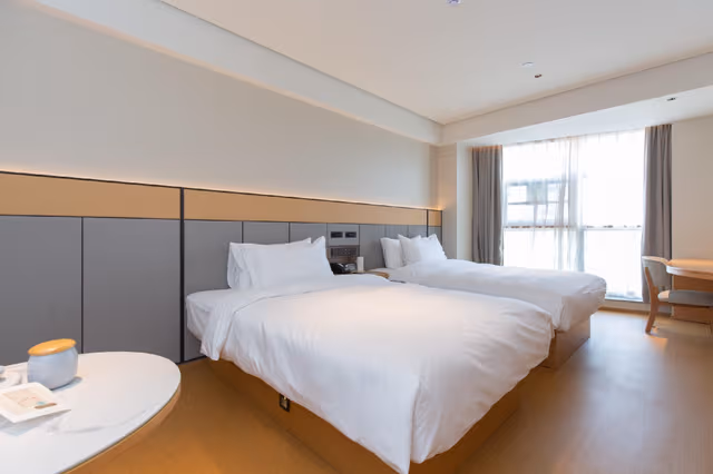 Huazhu - Business Twin Room