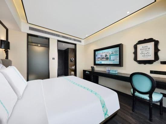 Xana - Elegant Room