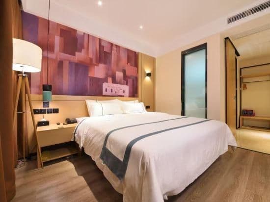 Business Queen Room