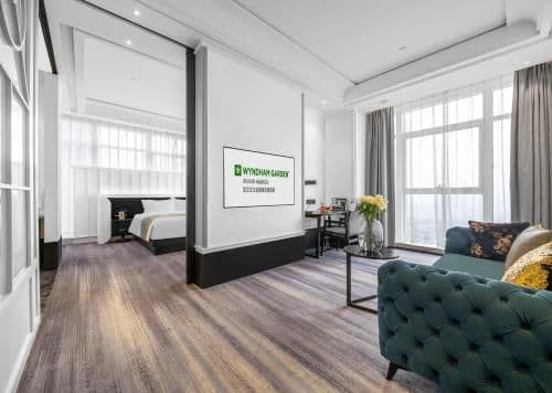 Deluxe Suite