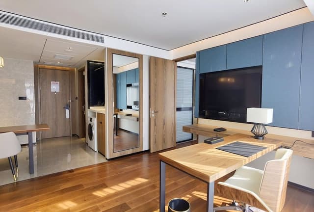 Quiet Deluxe Suite