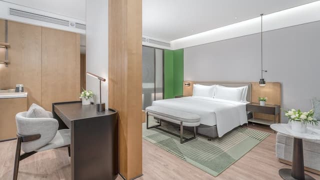 Premium Room, 1 King Bed
