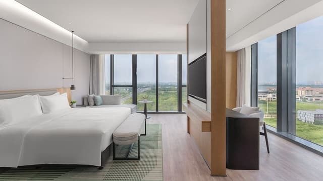 Premium Room, 1 King Bed
