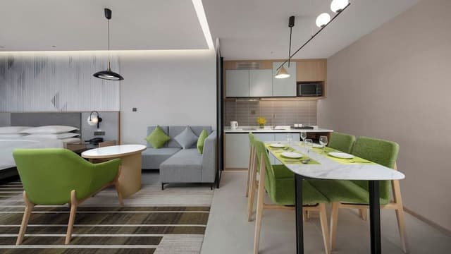 Suite, 1 King Bed, River View