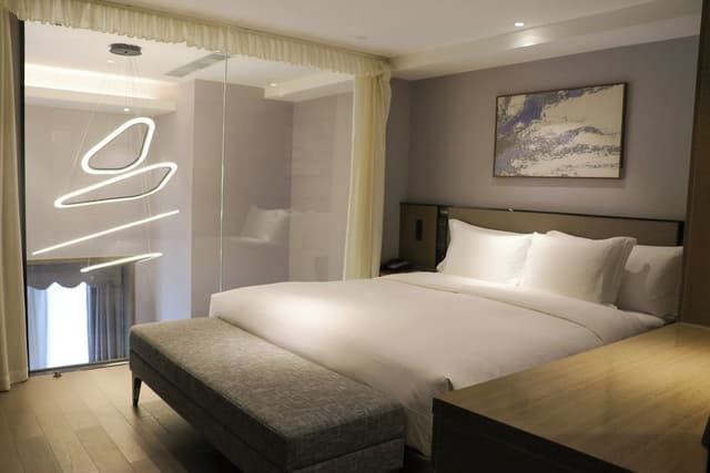 Loft, 1 King Bed, Club Lounge Access (Suite)
