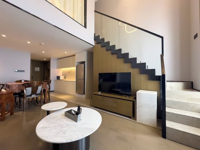 Loft, 1 King Bed, Club Lounge Access (Suite)