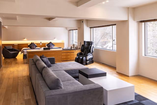 Luxury Suite, 2 Twin Beds, Non Smoking, Bathtub (Adult Only)【Not Available for 1 Person】