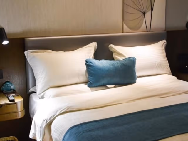 Hotel Queen Room