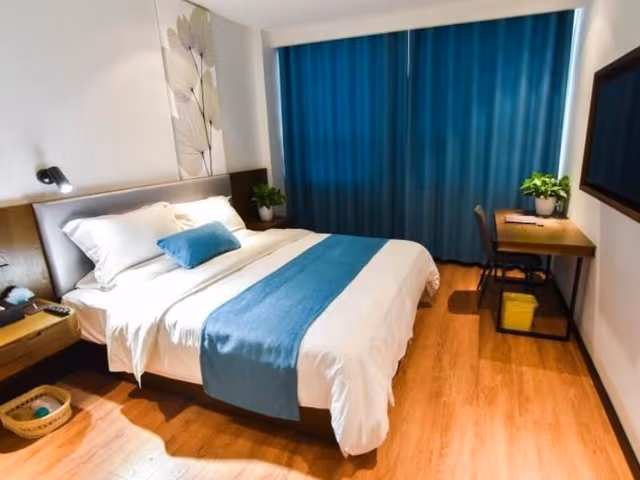 Hotel Queen Room