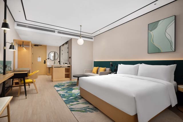KING DELUXE ROOM WITH SOFABED