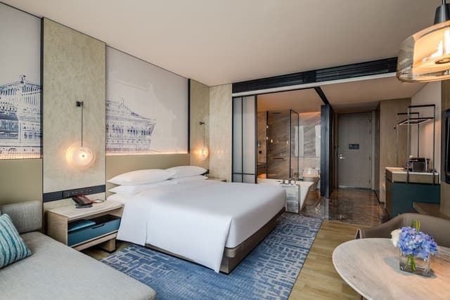 Room, 1 King Bed, Lake View