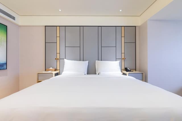 Huazhu - Destress Superior Bed Room