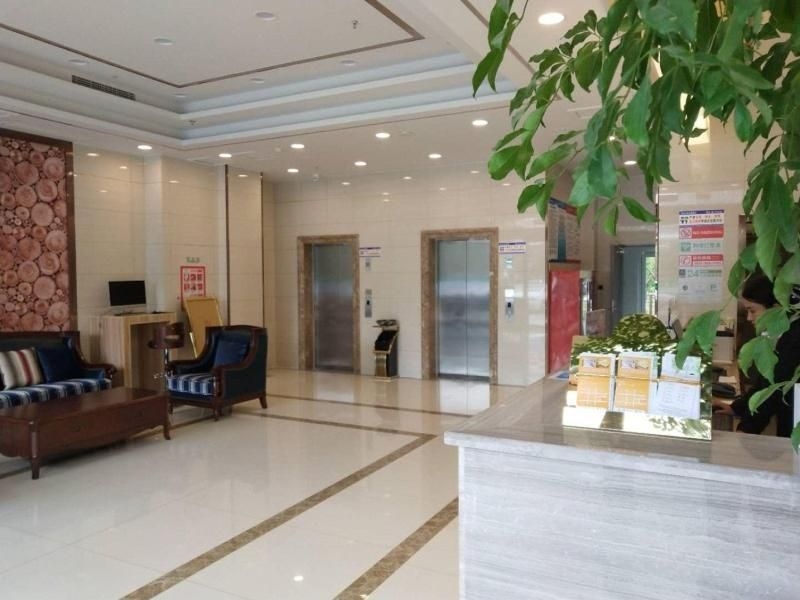 โรงแรมกรีนทรี อินน์ จี่หนิง ถนนจินอวี่ เรดสตาร์ แมคคาลลีน เอ็กซ์เพรส (GreenTree Inn Jining Jinyu Road Red Star Macalline Express Hotel)0