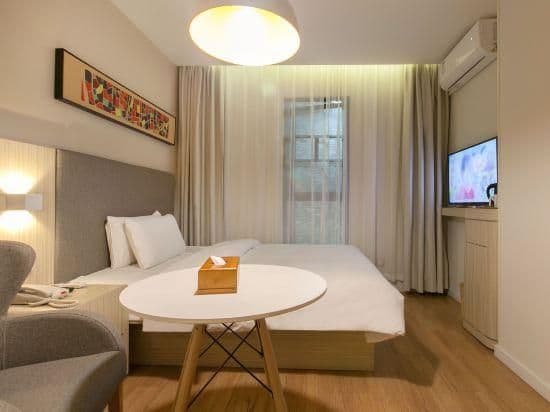 Queen Room