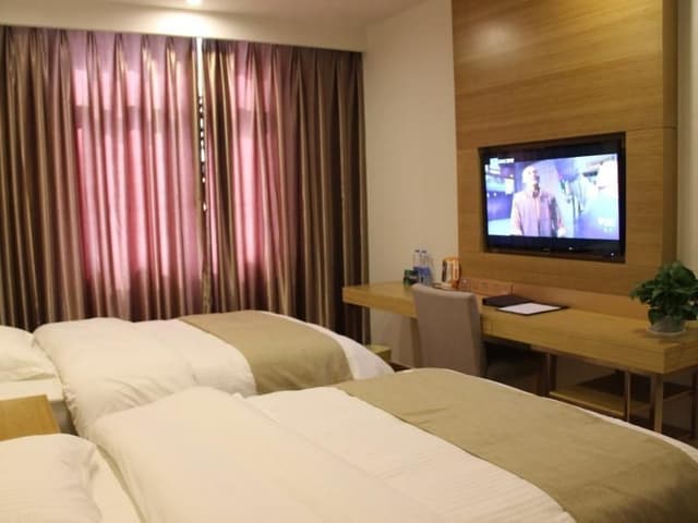 Twin Bed Room
