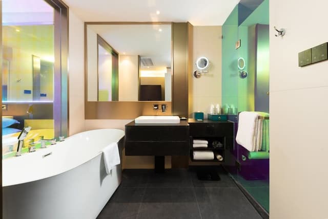 Superior Room, 1 King Bed, Smoking