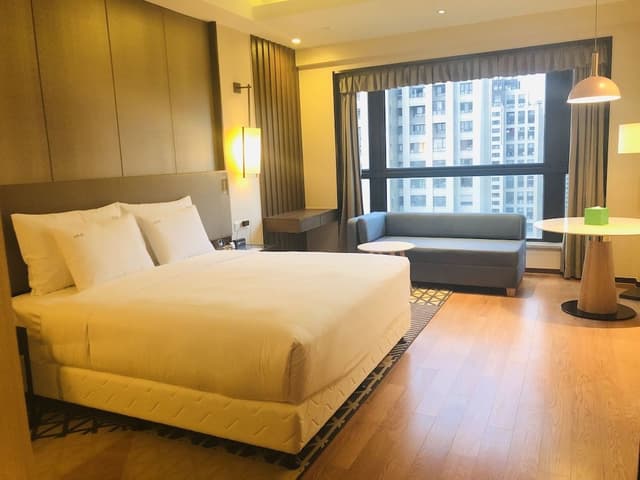 Standard Room, 1 King Bed