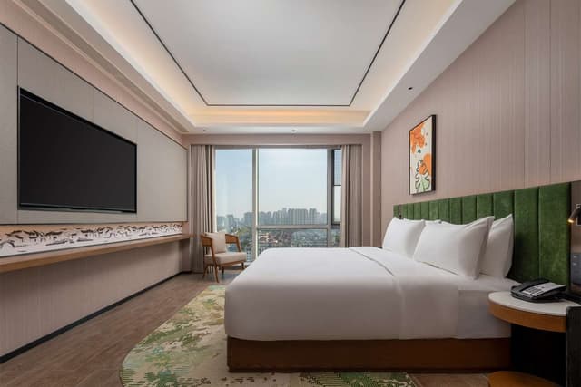 KING DELUXE SUITE