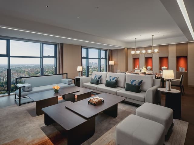 Suite, 1 Bedroom, Kitchen (Dining, Meeting Area)