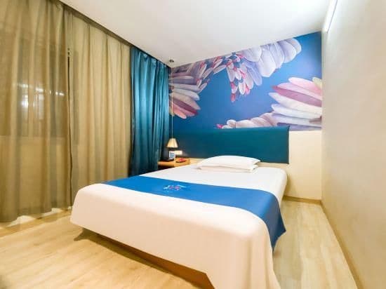 PAI Huixuan Bed Room