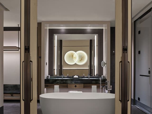 Lagoon view pool room - Twin