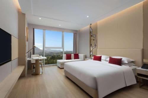 1 King Bed, Deluxe Room, Non-Smoking