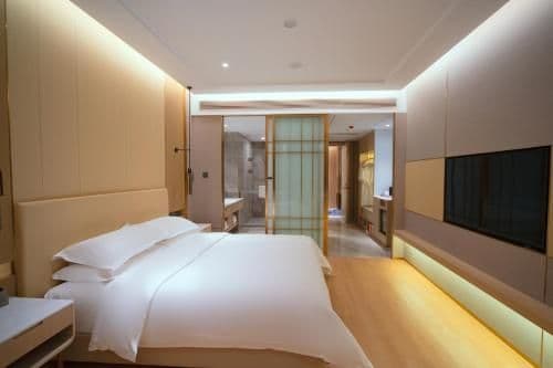 1 King Bed, Mountain View, Smoking