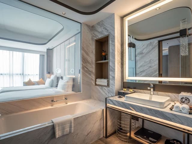 Superior Room, 1 King Bed